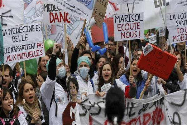  تظاهرات للأطباء بفرنسا احتجاجاعلى ظروف العمل