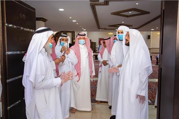 زيارة عدد من المساجد في الرياض
