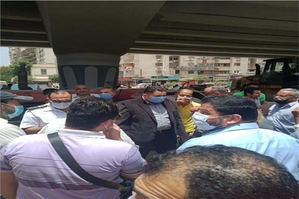 نائب محافظ القاهرة يتابع أعمال توسعة شوارع حي الزيتون