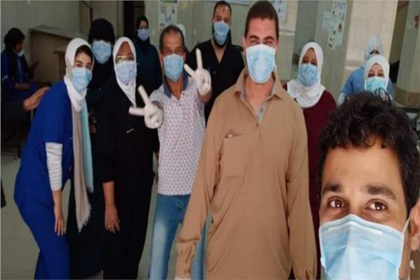 خروج 16مريض من مستشفى صدر الإسماعيلية بعد تعافيهم من فيروس كورونا 