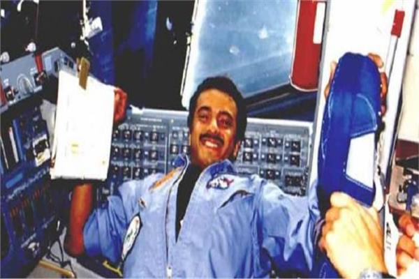 أول رائد فضاء_عربي
