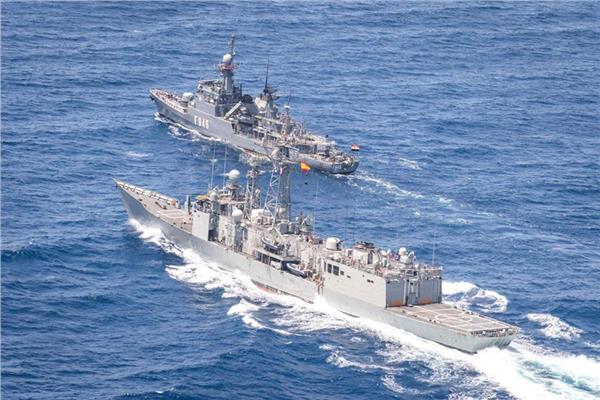القوات البحرية المصرية والإسبانية  تنفذان تدريباً بحرياً 