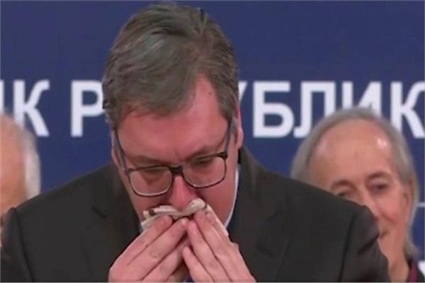  بكاء رئيس صربيا