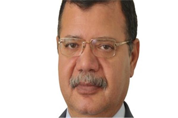  حمدى عبدالعزيز المتحدث باسم وزارة البترول 