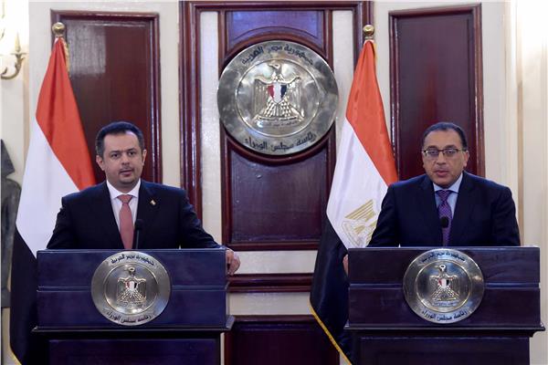 رئيس مجلس الوزراء يستقبل رئيس الوزراء اليمنى