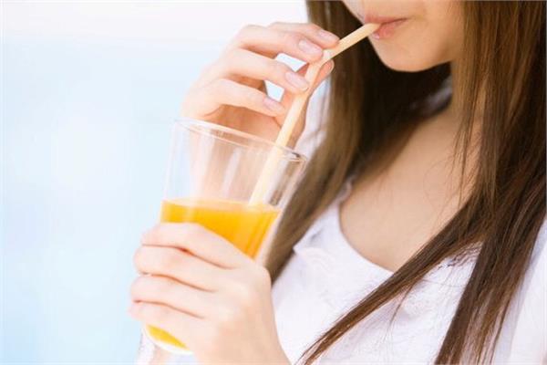 أبرزها شرب العصير.. عادات خاطئة تمنع إنقاص الوزن