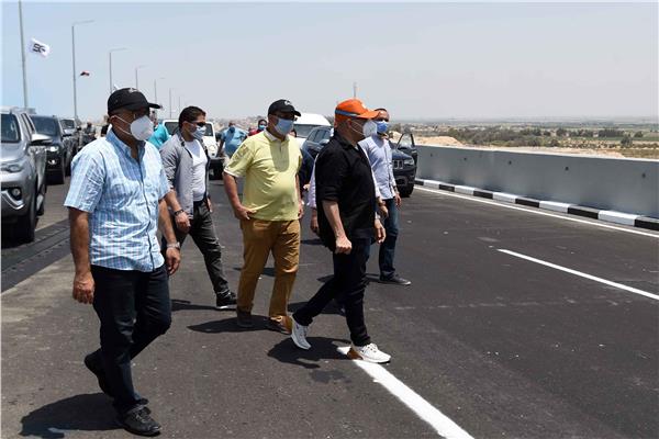 رئيس الوزراء يشهد تشغيل الطريق الساحلي الجديد بطول 50 كيلومتراً