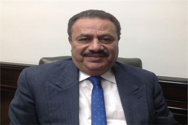 رضا عبدالقادر رئيس مصلحة الضرائب 