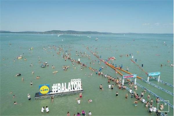 رغم كورونا..الآلاف يشاركون في أطول سباق للسباحة في المياه المفتوحة بأوروبا