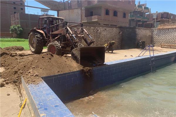 محافظة الجيزة تزيل حمام سباحة مارينا بشتيل