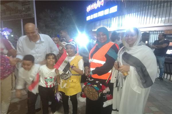 المصريين الأحرار بأسوان يهدي الأطفال فى أيام العيد