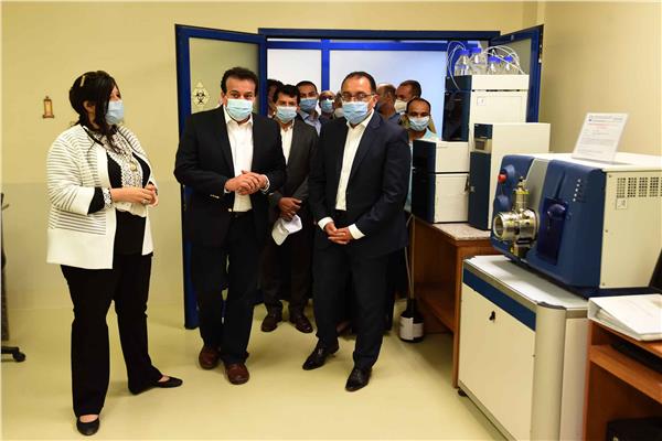 رئيس الوزراء يزور مدينة الأبحاث العلمية والتطبيقات التكنولوجية ببرج العرب الجديدة