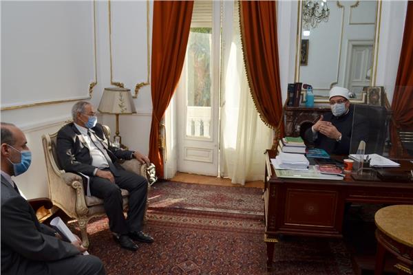 وزير الأوقاف يستقبل رئيس الجامعة المصرية للثقافة الإسلامية بكازاخستان