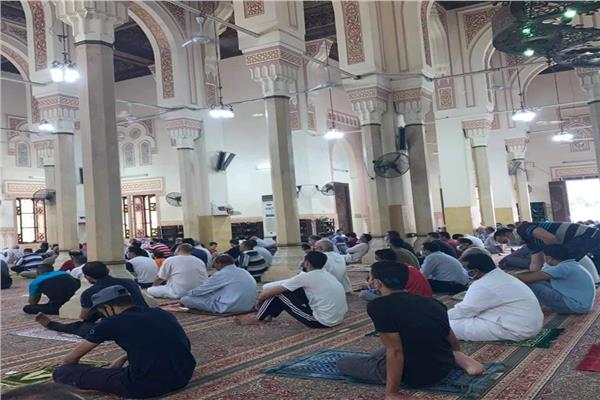  التزام تام بتعليمات الجمعة الأولى في مسجد صلاح الدين بالمنيل