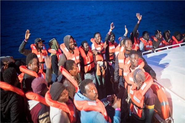 الحكومة الإيطالية تنقل 800 مهاجر من جزيرة لامبيدوسا لتخفيف التكدس