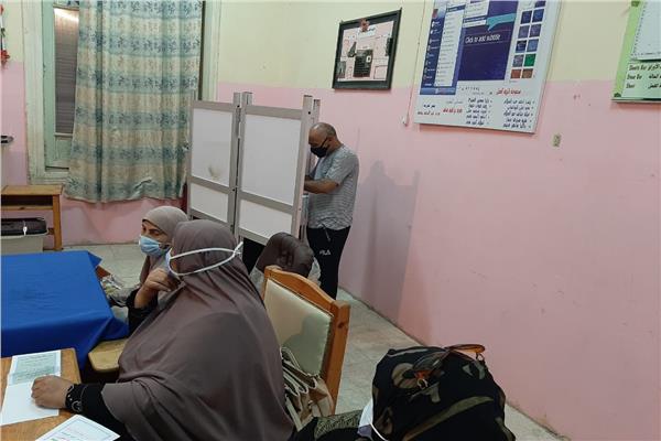 عمليات التصويت في جولة الإعادة لانتخابات مجلس الشيوخ -تصوير ضياء أبو كلية