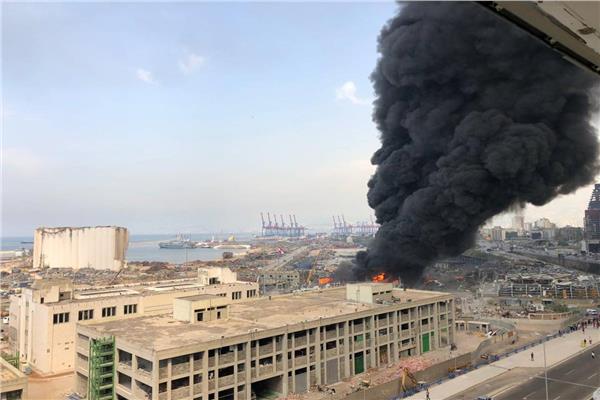 حريق ضخم بمرفأ بيروت