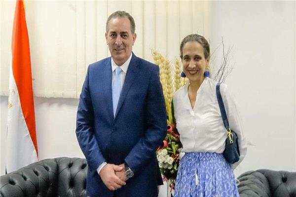 سفيرة كولومبيا تزور الهيئة الاقتصادية لقناة السويس