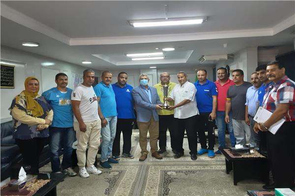 مياه المنيا تكرم فريق اليد الفائز فى بطولة الاتحاد العام للشركات 