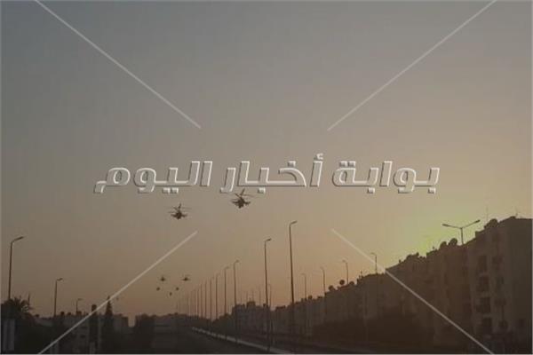 طائرات الجيش تشارك المواطنين احتفالتهم بذكري انتصارات أكتوبر