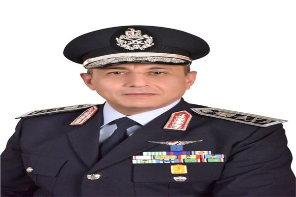 الفريق محمد عباس حلمي قائد القوات الجوية