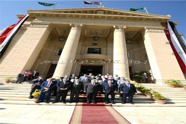 وزير التعليم العالي يفتتح العام الدراسي بجامعة القاهرة 