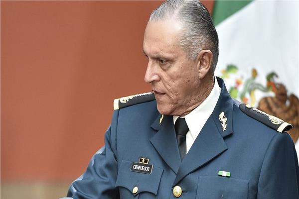 وزير الدفاع المكسيكي السابق سلفادور سيينفويجوس