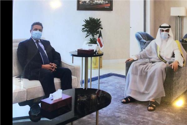 السفير طارق القوني أثناء لقائه نائب وزير الخارجية الكويتي خالد الجارالله