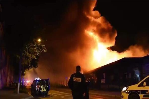صورة من حريق بميناء لو هافر الفرنسي 