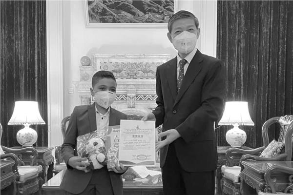 تكريم عبد الرحمن ماهر من السفير الصيني «لياو ليتشيانغ» بالقاهرة
