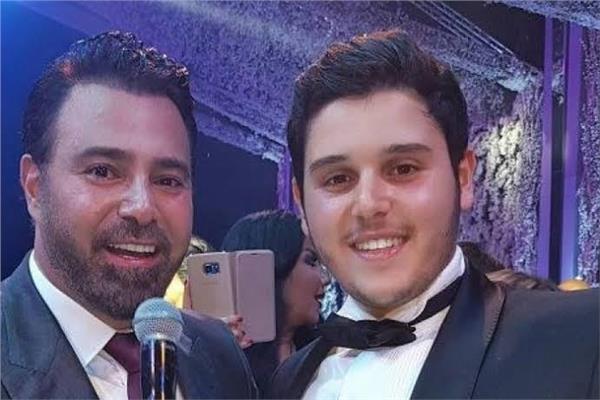  الفنان اللبناني عاصي الحلاني مع  ابنه الوليد 