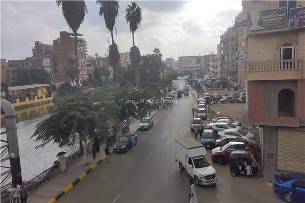 اجواء غائمه بمدينة شبين الكوم وكثافات مروريه بالمحاور الرئيسيه