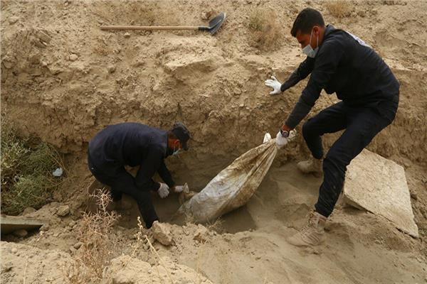 العثور على مقابر جماعية يرجح أنها لمفقودين منذ الثورة