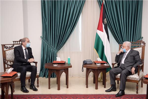 محمود عباس وأيمن الصفدي