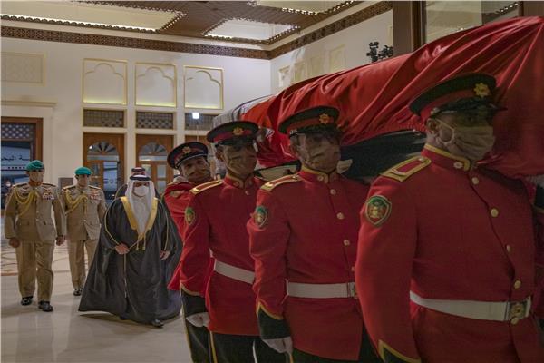 وصول جثمان الأمير خليفة بن سلمان إلى البحرين