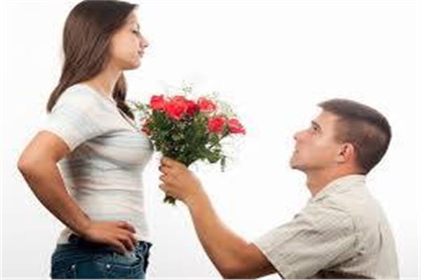 «حتى لو هي الغلطانة اعتذر لها» .. 6 فوائد للتسامح بين الزوجين 
