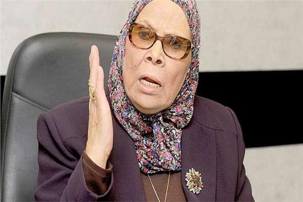 الدكتورة آمنة نصير أستاذ العقيدة والفلسفة بجامعة الأزهر