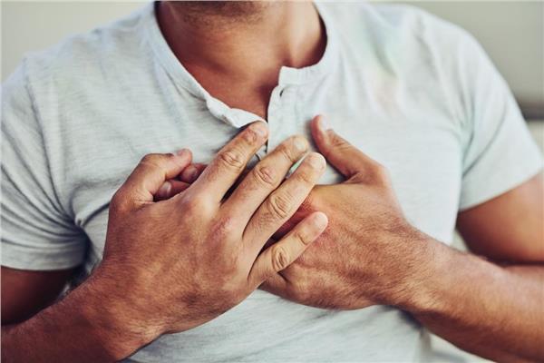 علامات وأعراض أمراض القلب عند الرجل
