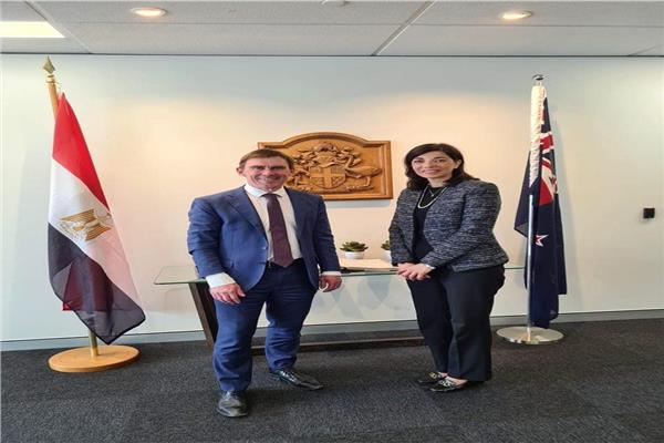 السفيرة المصرية لدى نيوزيلندا تلتقي بعمدة ولينجتون