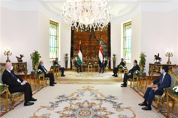 الرئيس السيسي خلال لقائه بالرئيس الفلسطيني