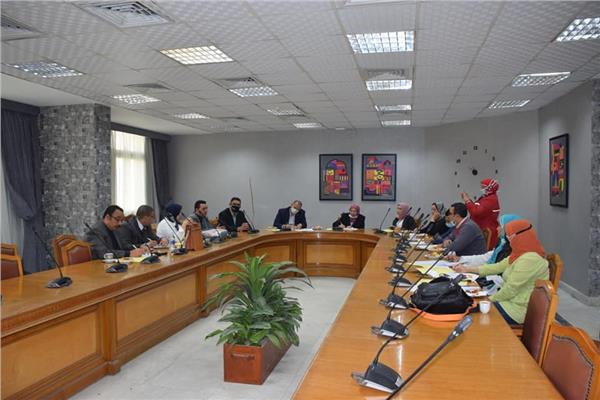 جامعة حلوان تستقبل ممثلى وزارة التضامن الاجتماعى لاستكمال تطوير المناطق الأكثر احتياجًا
