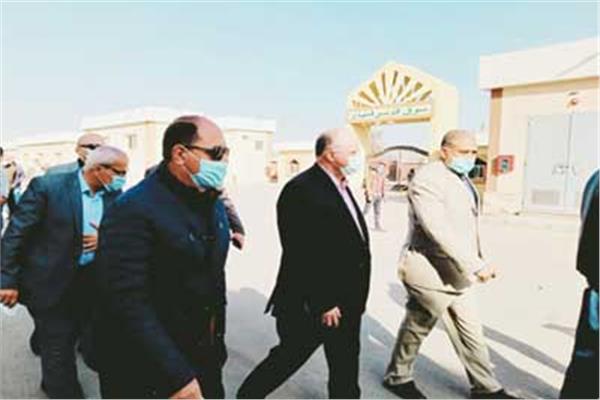  محافظ القاهرة يتفقد موقع سوق التونسى الجديد 