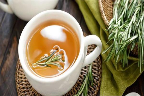 8 فوائد هامة لشاي الروزماري.. أهمها الحماية من السرطان والزهايمر