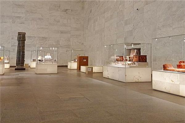 العرض المتحفي لموكب المومياوات الملكية في متحف الحضارة 