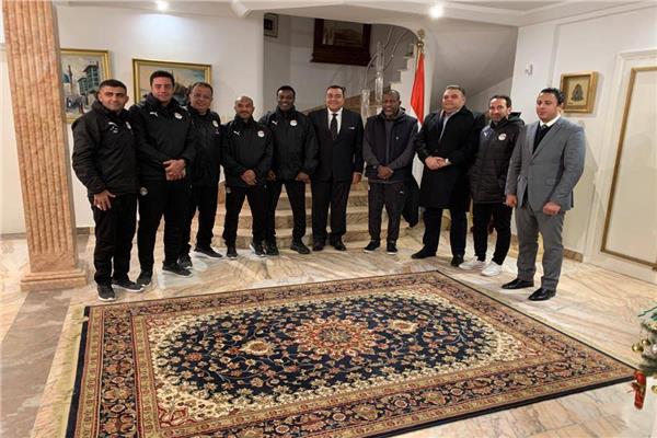 السفير المصري بتونس يقيم مأدبة عشاء لبعثة منتخب مصر للشباب