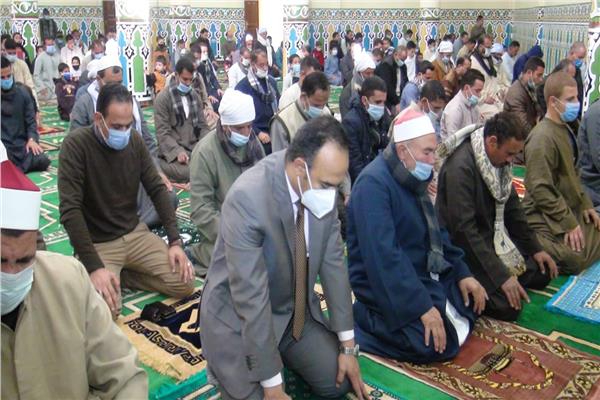 افتتاح مسجدين بمركزي مغاغة والعدو