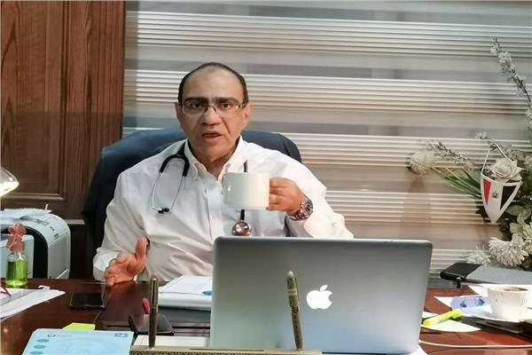 الدكتور حسام حسني رئيس اللجنة العلمية لمكافحة أزمة فيروس كورونا