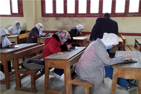 إنطلاق الأختبارات التجريبية لطلاب الصف الأول الثانوى بالبحيرة بأختبار اللغة العربية