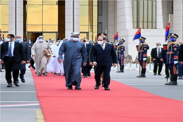 الرئيس السيسي يودع ولي عهد أبو ظبي
