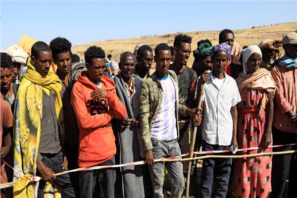 لاجئون إثيوبيون على الحدود مع السودان (ارشيفية رويترز)